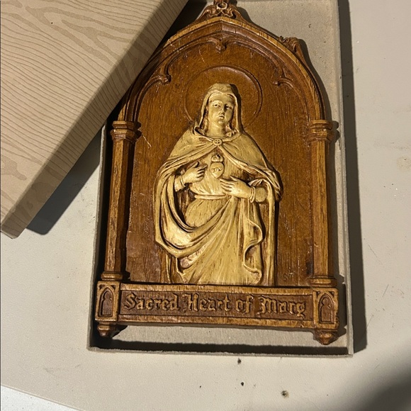 Sacred Heart of Mary Wooden Plaque Carved Relief - Picture 2 of 3